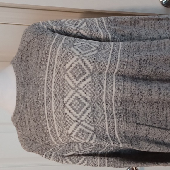 💙🌺Gray Patterned Men's Sweater - Picture 4 of 9